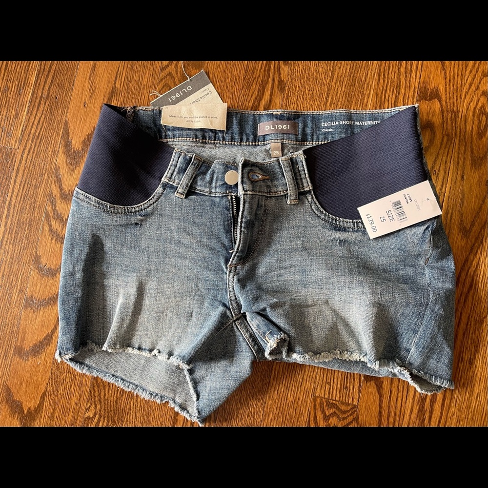NWT DL1961 Cecilia Maternity jean shorts size 25